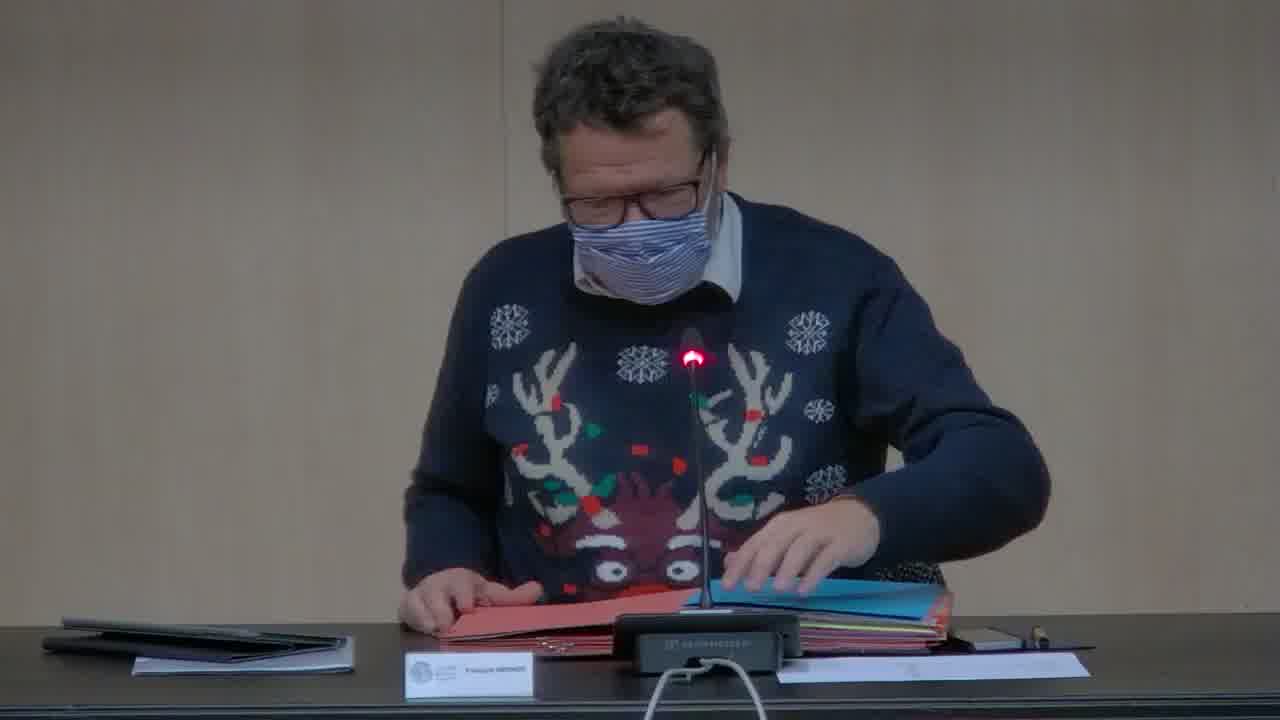 12 - Renouvellement du contrat d'engagement avec le médecin pédiatre du pôle enfance
